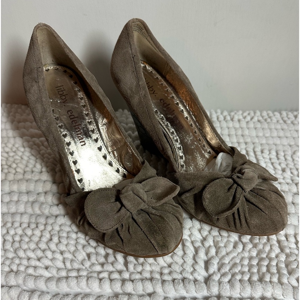 Libby. Edelman Trending‎ 2025 Taupe Suede Wedge Heels, Size 9.5